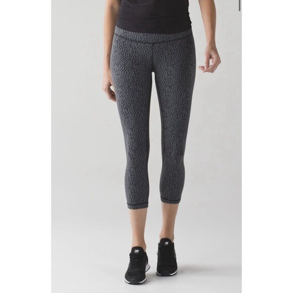 Lululemon Wunder Under Crop III Pant In Digi Pixie Black Pitch Grey Size 4 Gym - Picture 2 of 12